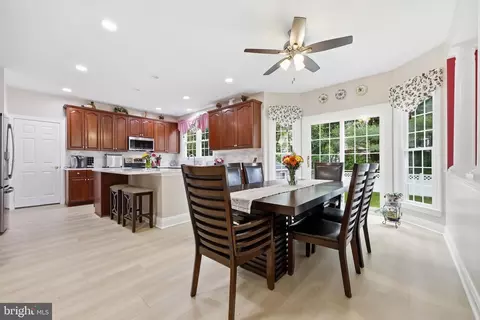 Entry Way - 5019 Tothill, Olney, MD 20832 photo 3 of 5