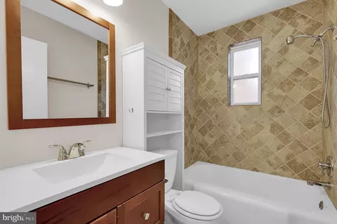 Bath - 10307 Insley St, Silver Spring, MD 20902 photo 1 of 2