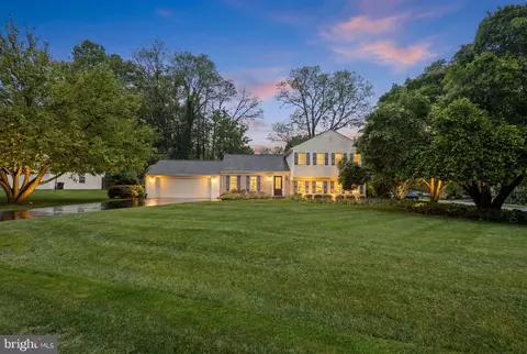 14924 Bauer Dr, Rockville, MD 20853