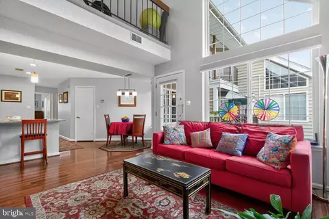 Living - 10839 Amherst Ave #B, Silver Spring, MD 20902 photo 1 of 1