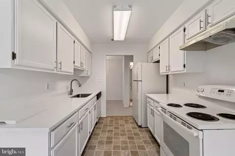 Kitchen - 3146 Quartet Ln #253, Silver Spring, MD 20904 photo 1 of 3