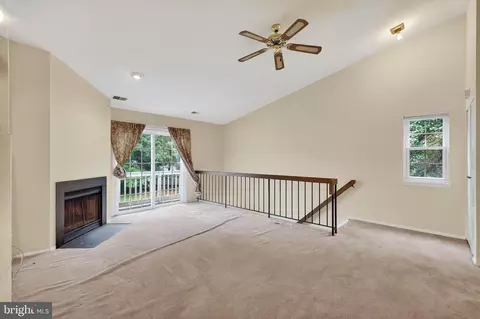 Living - 3146 Quartet Ln #253, Silver Spring, MD 20904 photo 2 of 4