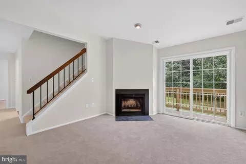 Living - 3146 Quartet Ln #253, Silver Spring, MD 20904 photo 3 of 4
