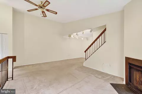 Living - 3146 Quartet Ln #253, Silver Spring, MD 20904 photo 3 of 4