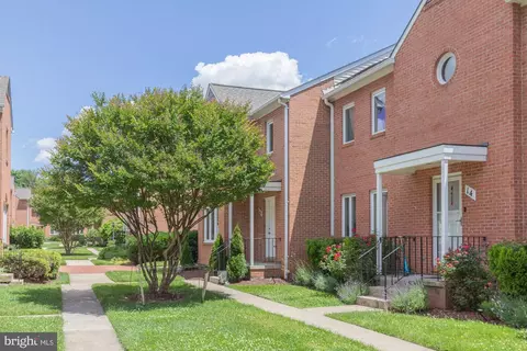 16 Rockcrest Cir, Rockville, MD 20851