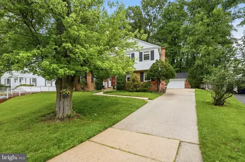 12112 Whippoorwill Ln, Rockville, MD 20852
