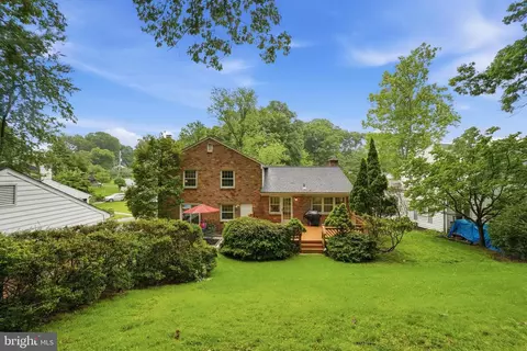 12112 Whippoorwill Ln, Rockville, MD 20852
