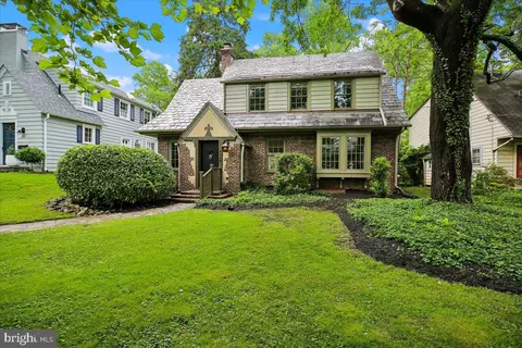 113 Oxford St, Chevy Chase, MD 20815