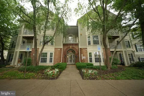 18821 Sparkling Water Dr #T-2, Germantown, MD 20874