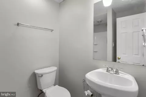 Bath - 37 Shelldrake Ct, Damascus, MD 20872 photo 2 of 2