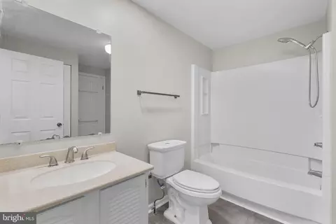 Bath - 37 Shelldrake Ct, Damascus, MD 20872 photo 1 of 2