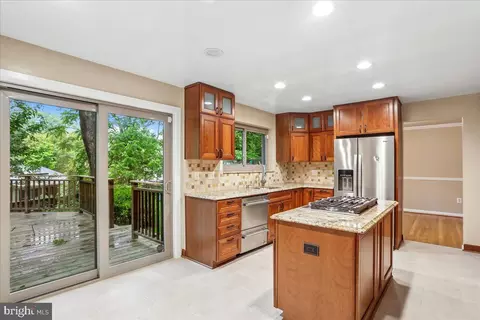 Kitchen - 11704 Stonington Pl, Silver Spring, MD 20902 photo 6 of 6