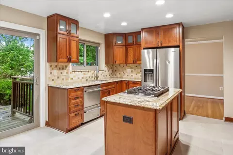 Kitchen - 11704 Stonington Pl, Silver Spring, MD 20902 photo 2 of 6