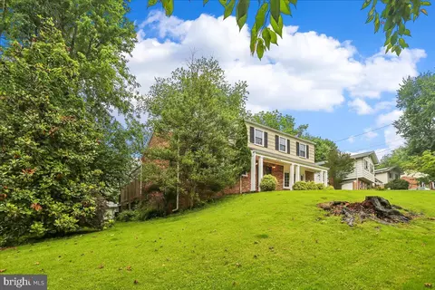Exterior - 11704 Stonington Pl, Silver Spring, MD 20902 photo 4 of 11