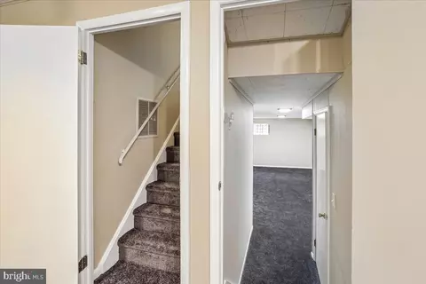 Entry Way - 11704 Stonington Pl, Silver Spring, MD 20902 photo 5 of 5