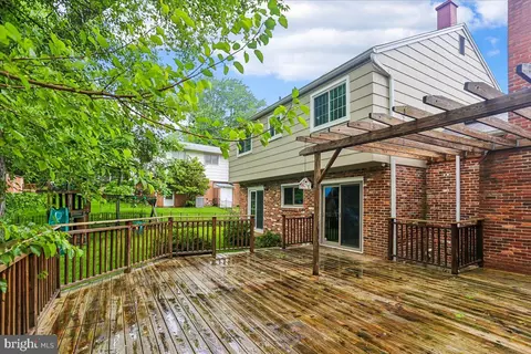 Exterior - 11704 Stonington Pl, Silver Spring, MD 20902 photo 5 of 11