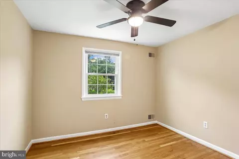 Bedroom - 11704 Stonington Pl, Silver Spring, MD 20902 photo 6 of 8