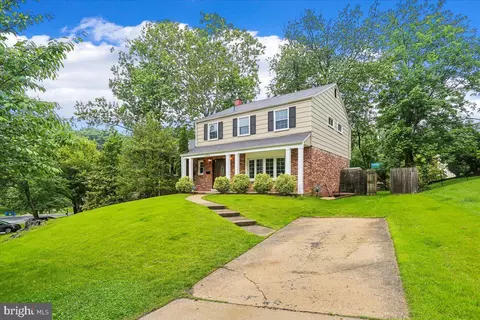 Exterior - 11704 Stonington Pl, Silver Spring, MD 20902 photo 3 of 11