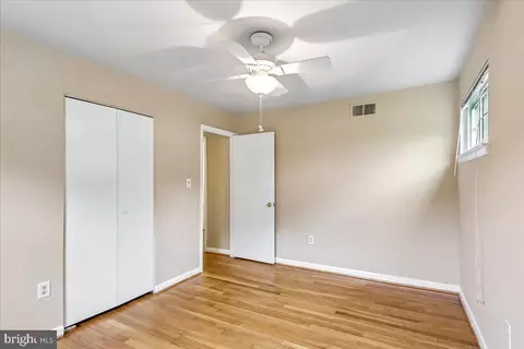 Bedroom - 11704 Stonington Pl, Silver Spring, MD 20902 photo 5 of 8