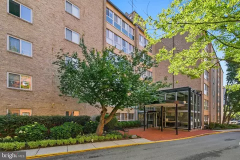 4970 Battery Ln #108, Bethesda, MD 20814