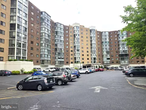 15115 Interlachen Dr #3-311, Silver Spring, MD 20906
