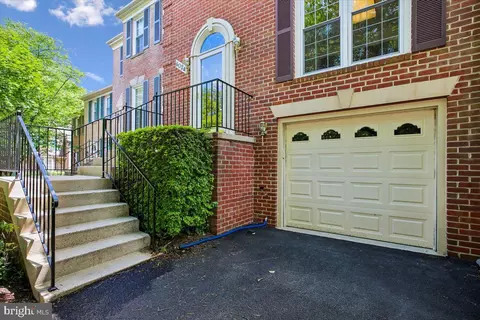 6024 Loganwood, North Bethesda, MD 20852