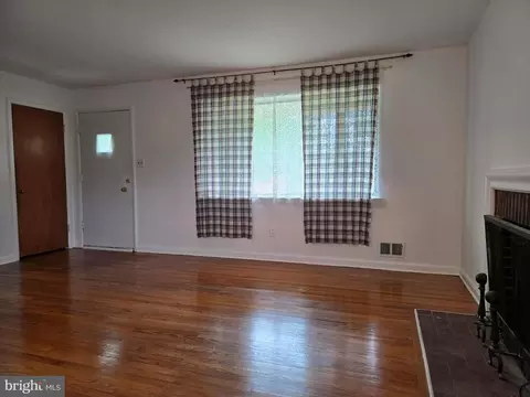 Living - 1802 Alberti Dr, Silver Spring, MD 20902 photo 2 of 3