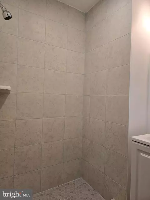 Bath - 1802 Alberti Dr, Silver Spring, MD 20902 photo 3 of 4