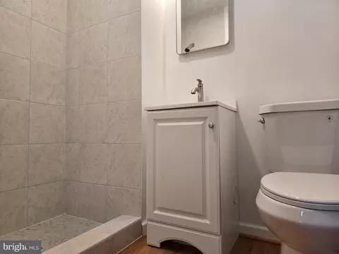 Bath - 1802 Alberti Dr, Silver Spring, MD 20902 photo 1 of 4