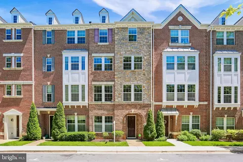 123 Fairbanks Dr, Gaithersburg, MD 20877