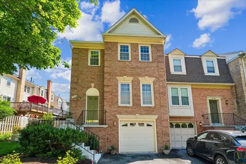 10109 Langhorne Ct, Bethesda, MD 20817