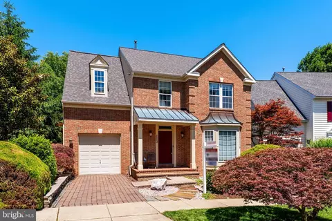 113 Summer Walk Dr, Gaithersburg, MD 20878