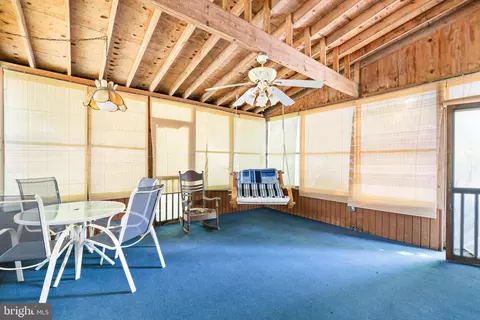 Exterior - 25701 Wright Rd, Damascus, MD 20872 photo 7 of 17