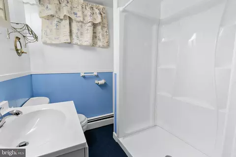 Bath - 25701 Wright Rd, Damascus, MD 20872 photo 2 of 2