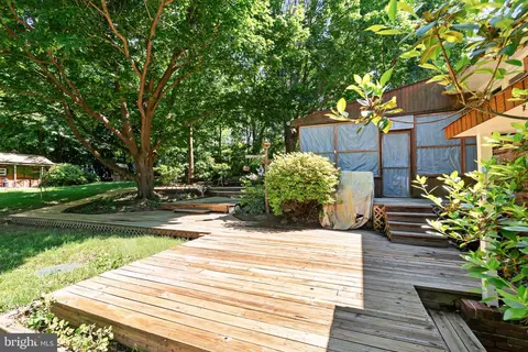Exterior - 25701 Wright Rd, Damascus, MD 20872 photo 14 of 17