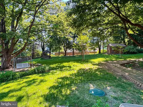 Exterior - 25701 Wright Rd, Damascus, MD 20872 photo 11 of 17
