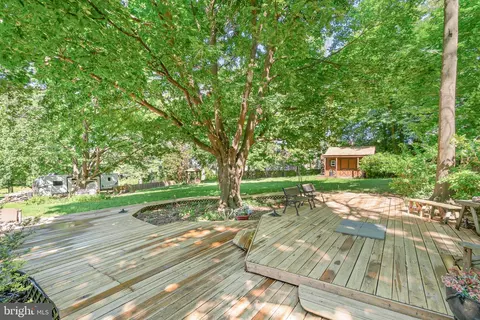 Exterior - 25701 Wright Rd, Damascus, MD 20872 photo 15 of 17