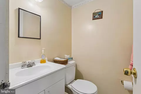 Bath - 2410 Sun Valley Cir #6-E, Silver Spring, MD 20906 photo 1 of 2