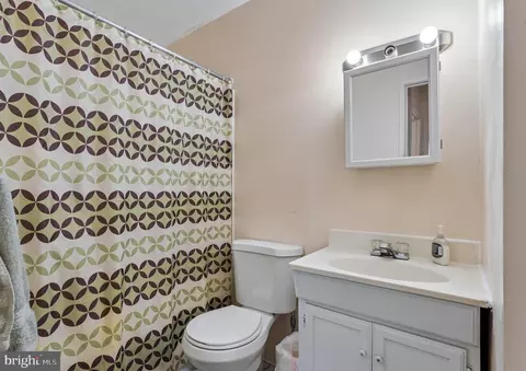 Bath - 2410 Sun Valley Cir #6-E, Silver Spring, MD 20906 photo 2 of 2