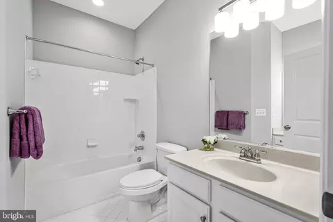 Bath - 13217 Moonlight Trail Dr, Silver Spring, MD 20906 photo 3 of 7