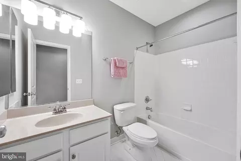 Bath - 13217 Moonlight Trail Dr, Silver Spring, MD 20906 photo 6 of 7