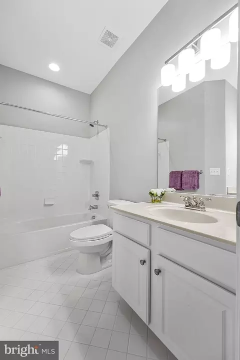 Bath - 13217 Moonlight Trail Dr, Silver Spring, MD 20906 photo 4 of 7