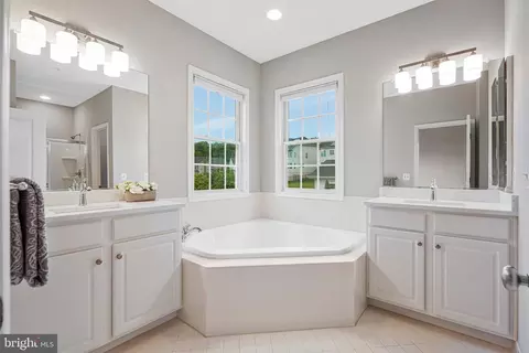 Bath - 13217 Moonlight Trail Dr, Silver Spring, MD 20906 photo 1 of 7
