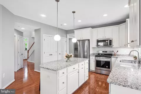 Entry Way - 13217 Moonlight Trail Dr, Silver Spring, MD 20906 photo 3 of 11