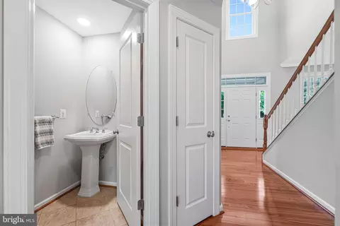 Entry Way - 13217 Moonlight Trail Dr, Silver Spring, MD 20906 photo 4 of 11
