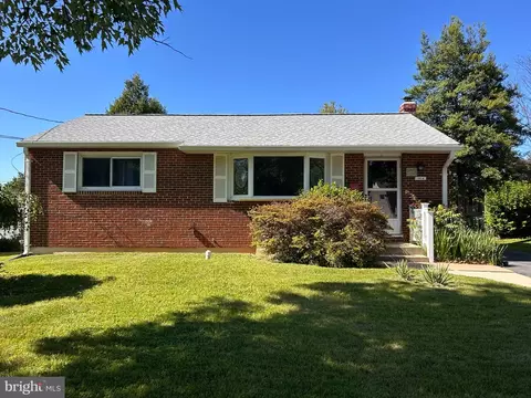 1014 Scott Ave, Rockville, MD 20851