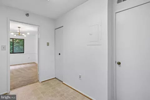 Entry Way - 15100 Interlachen Dr #4-702, Silver Spring, MD 20906 photo 5 of 6
