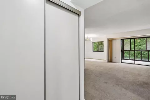 Entry Way - 15100 Interlachen Dr #4-702, Silver Spring, MD 20906 photo 3 of 6