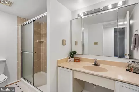 Bath - 15100 Interlachen Dr #4-702, Silver Spring, MD 20906 photo 1 of 2