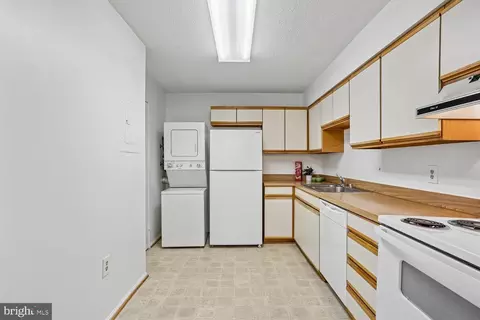 Other - 15100 Interlachen Dr #4-702, Silver Spring, MD 20906 photo 4 of 20